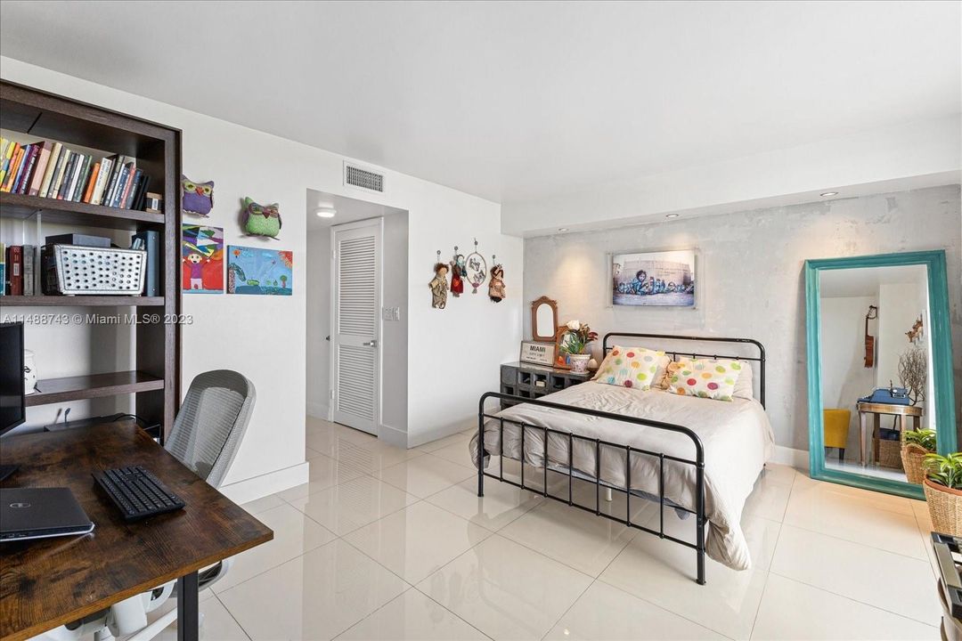 Vendido Recientemente: $718,000 (2 camas, 2 baños, 1484 Pies cuadrados)