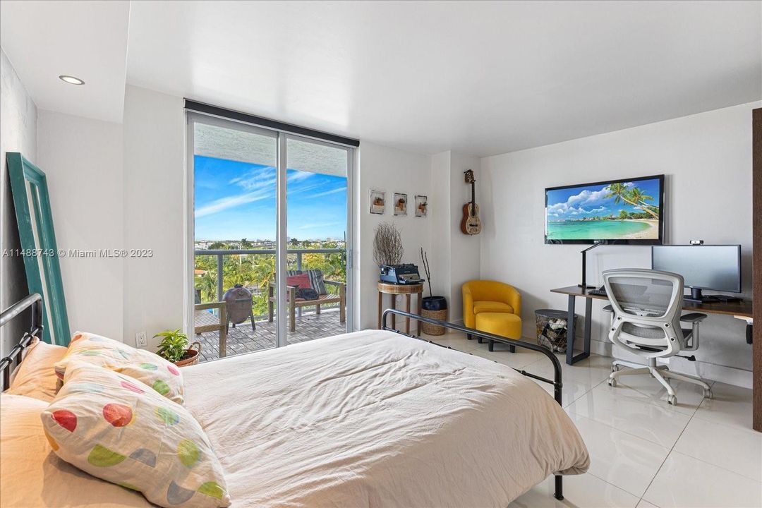 Vendido Recientemente: $718,000 (2 camas, 2 baños, 1484 Pies cuadrados)