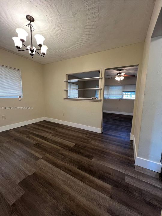 Recently Sold: $437,000 (3 beds, 2 baths, 1331 Square Feet)