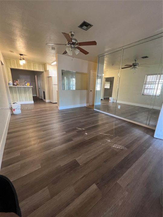 Recently Sold: $437,000 (3 beds, 2 baths, 1331 Square Feet)