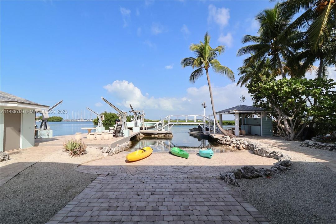 Recently Sold: $2,700,000 (3 beds, 2 baths, 2034 Square Feet)