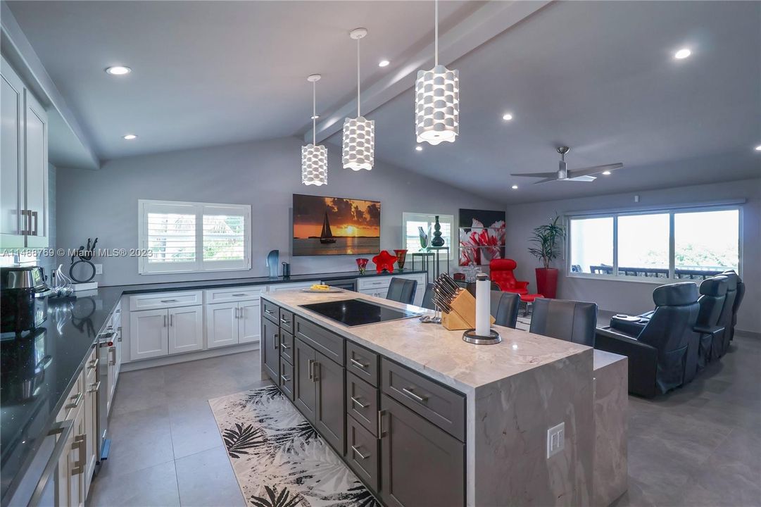 Recently Sold: $2,700,000 (3 beds, 2 baths, 2034 Square Feet)