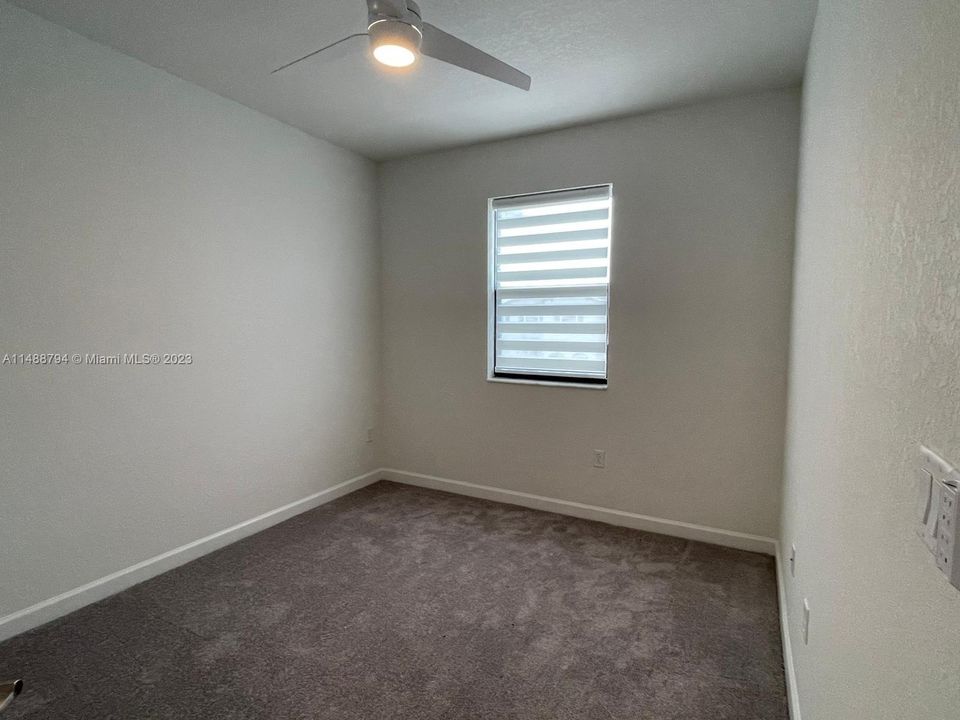 Recently Rented: $2,600 (3 beds, 2 baths, 1296 Square Feet)