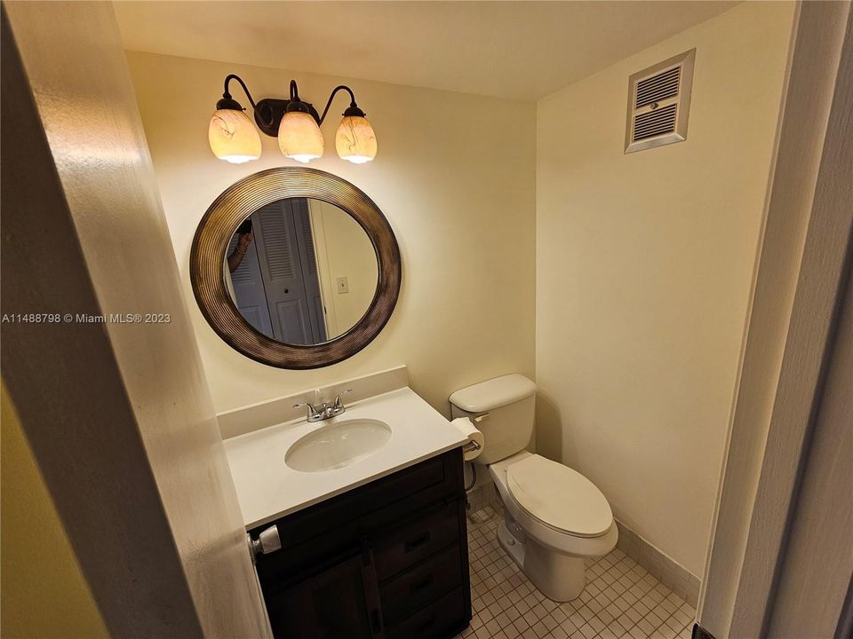 Recently Sold: $127,000 (1 beds, 1 baths, 738 Square Feet)