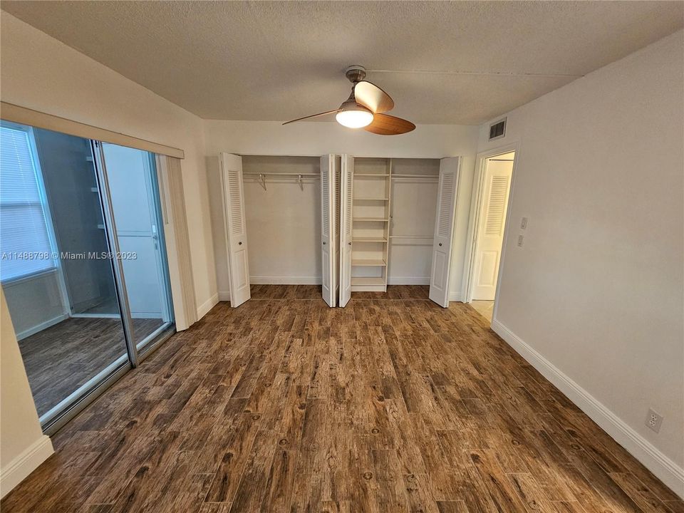 Recently Sold: $127,000 (1 beds, 1 baths, 738 Square Feet)