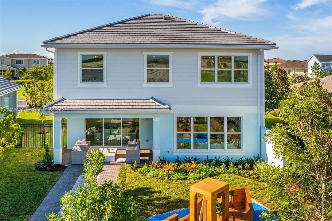 Vendido Recientemente: $874,900 (4 camas, 3 baños, 2546 Pies cuadrados)