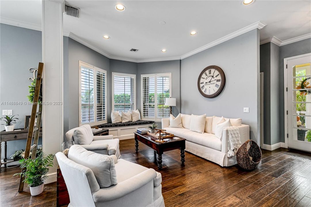 Active With Contract: $3,490,000 (3 beds, 2 baths, 2275 Square Feet)