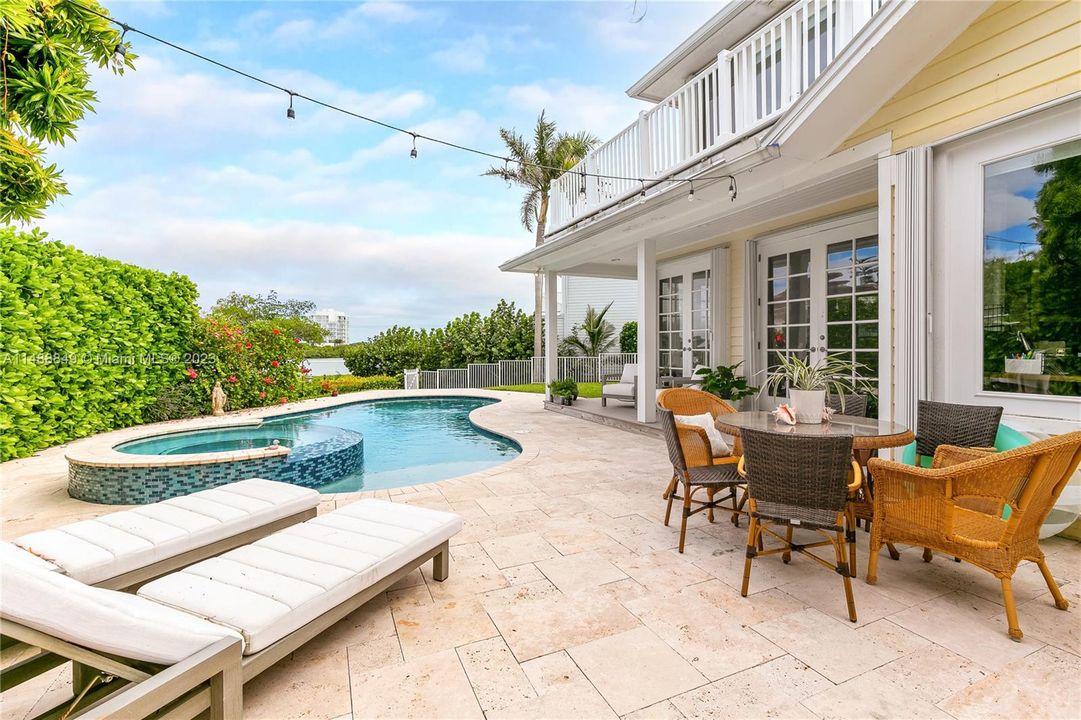 Active With Contract: $3,490,000 (3 beds, 2 baths, 2275 Square Feet)