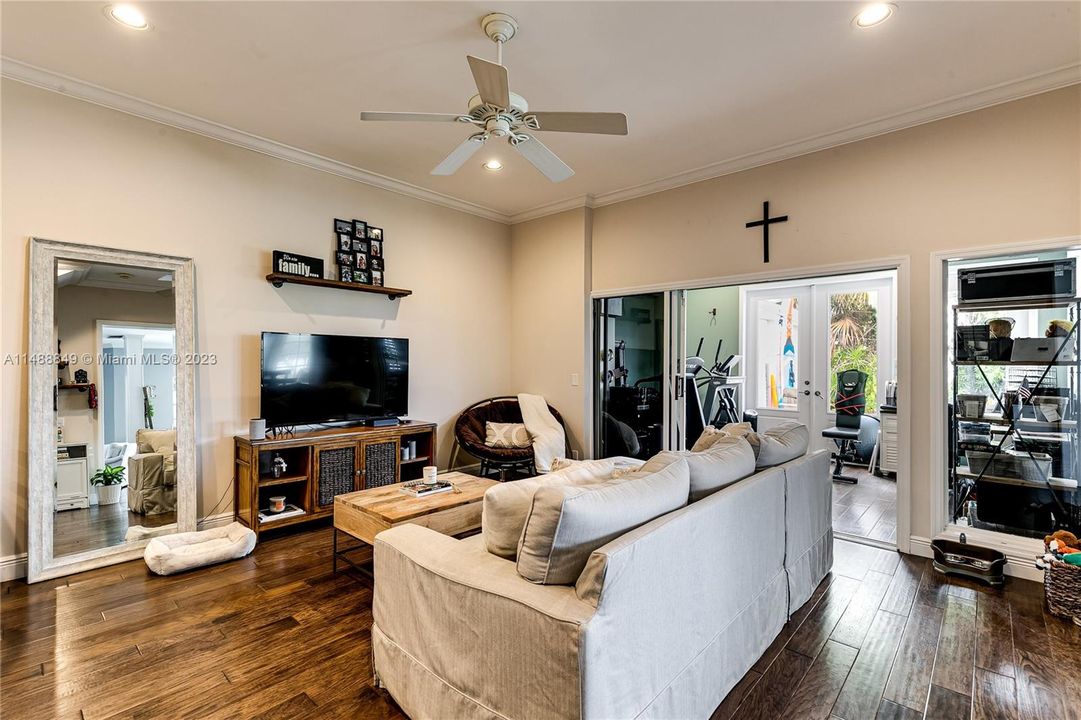 Active With Contract: $3,490,000 (3 beds, 2 baths, 2275 Square Feet)