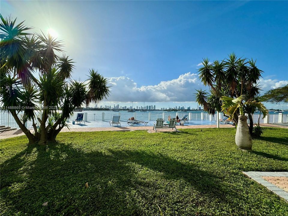 Недавно продано: $220,000 (0 спален, 1 ванн, 420 Квадратных фут)