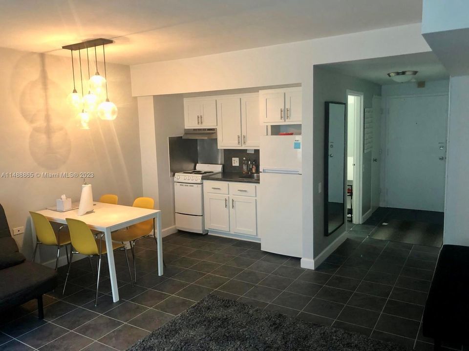 Недавно продано: $220,000 (0 спален, 1 ванн, 420 Квадратных фут)