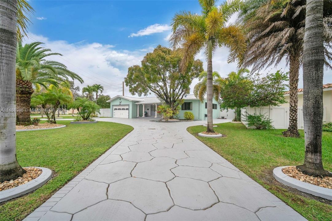 Recently Sold: $1,199,000 (4 beds, 2 baths, 2488 Square Feet)