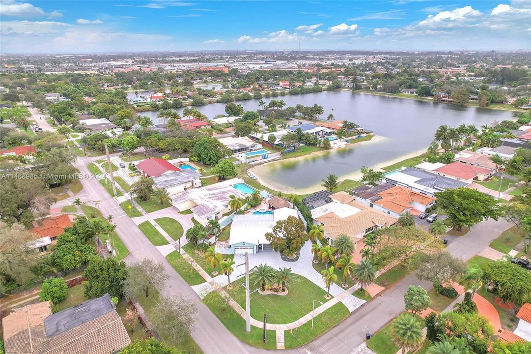 Recently Sold: $1,199,000 (4 beds, 2 baths, 2488 Square Feet)