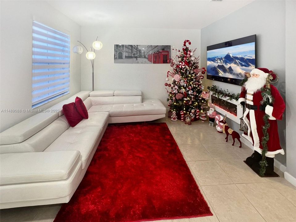 Recently Sold: $510,000 (3 beds, 2 baths, 1483 Square Feet)