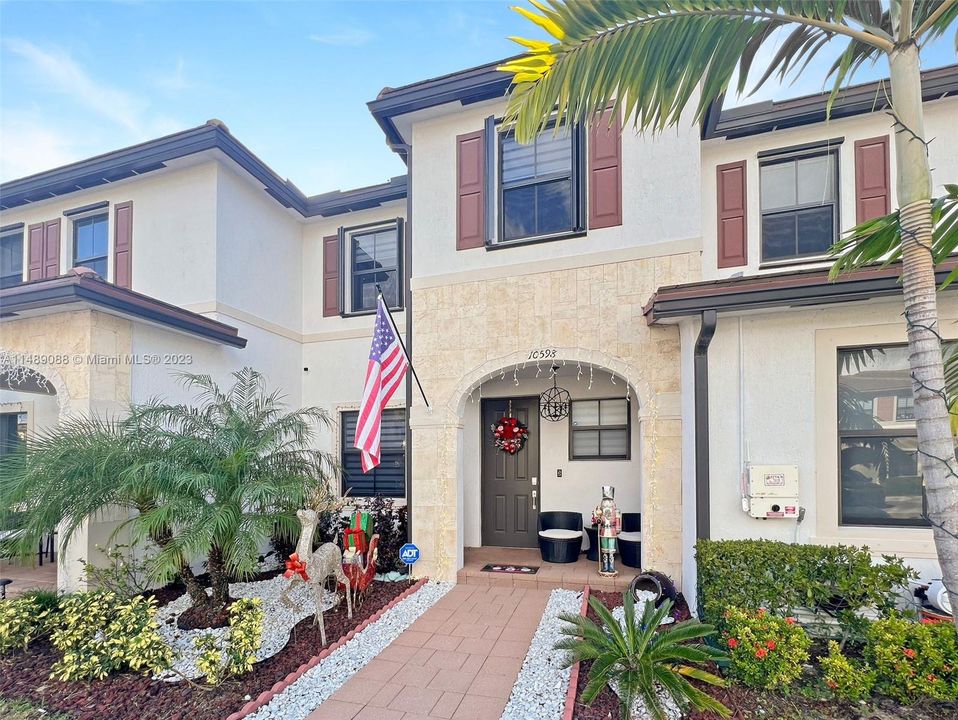 Recently Sold: $510,000 (3 beds, 2 baths, 1483 Square Feet)