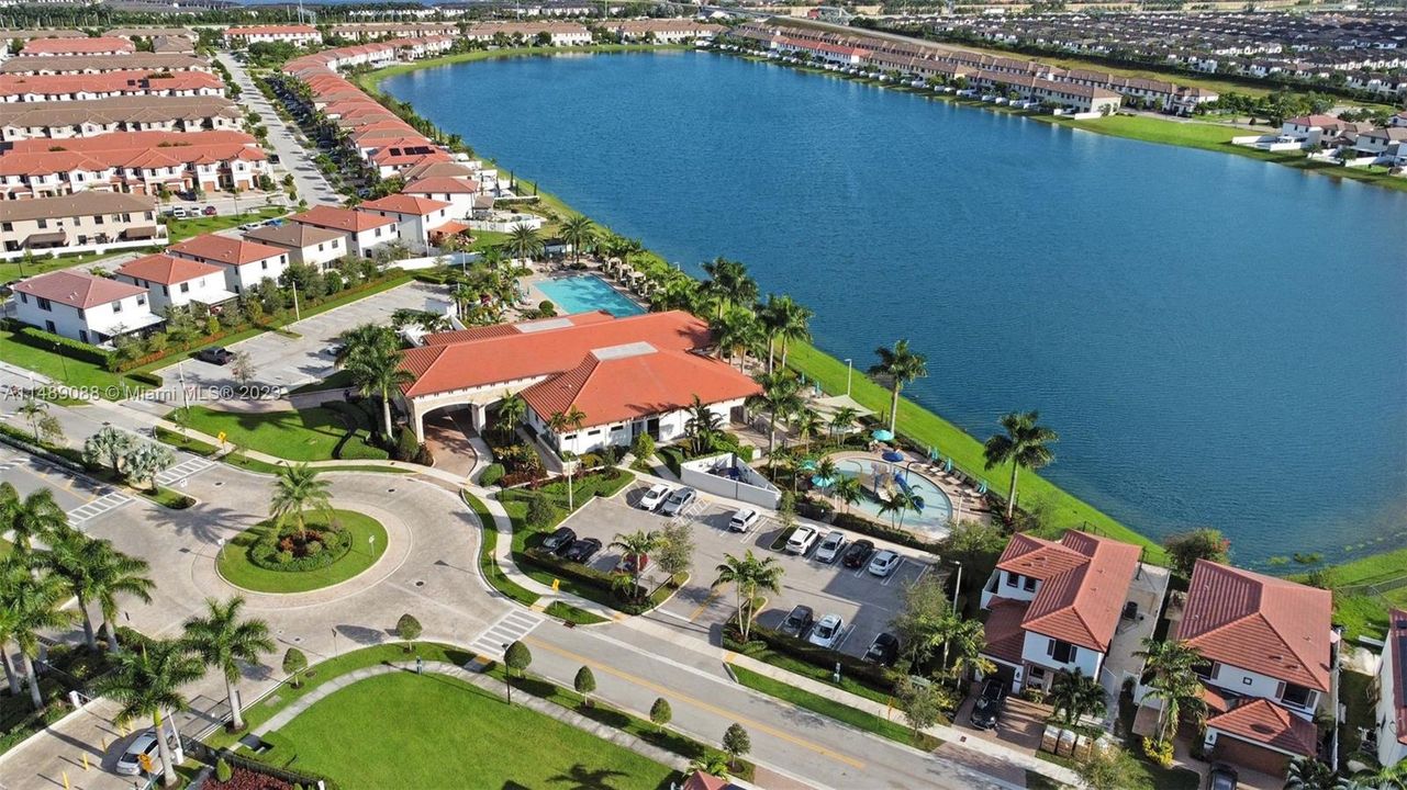 Recently Sold: $510,000 (3 beds, 2 baths, 1483 Square Feet)