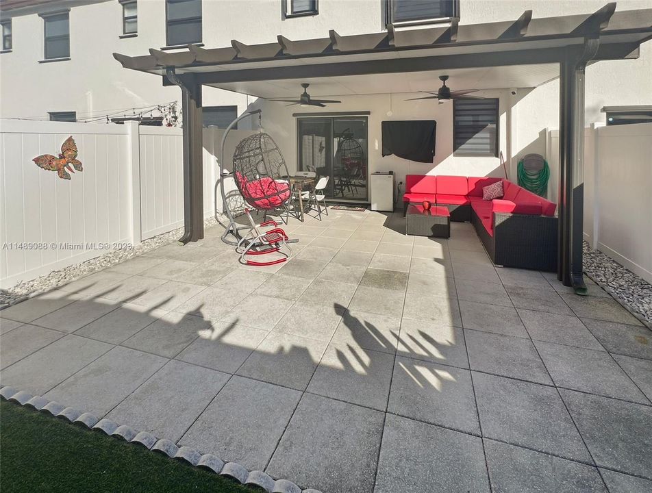 Recently Sold: $510,000 (3 beds, 2 baths, 1483 Square Feet)