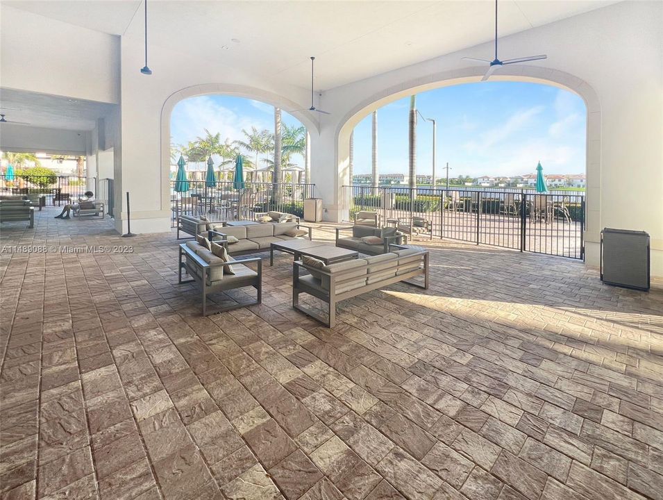 Recently Sold: $510,000 (3 beds, 2 baths, 1483 Square Feet)