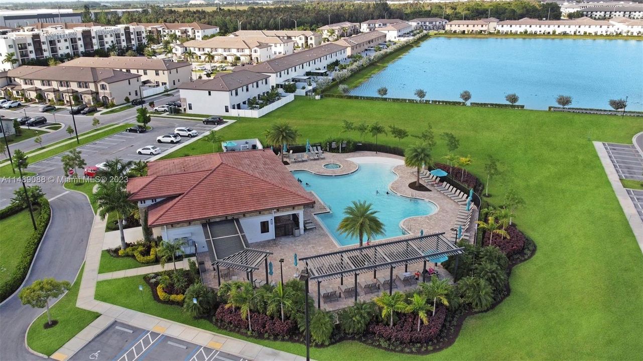 Recently Sold: $510,000 (3 beds, 2 baths, 1483 Square Feet)