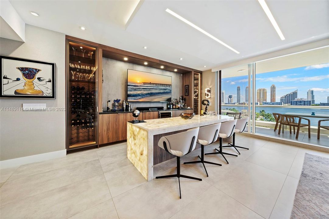 Active With Contract: $3,400,000 (3 beds, 3 baths, 2840 Square Feet)