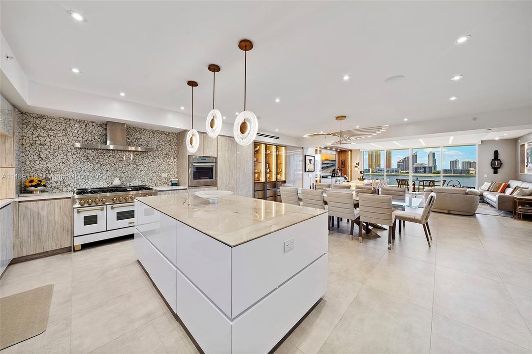 Active With Contract: $3,400,000 (3 beds, 3 baths, 2840 Square Feet)