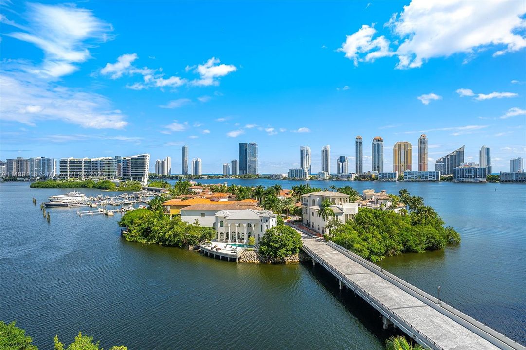 Active With Contract: $3,400,000 (3 beds, 3 baths, 2840 Square Feet)