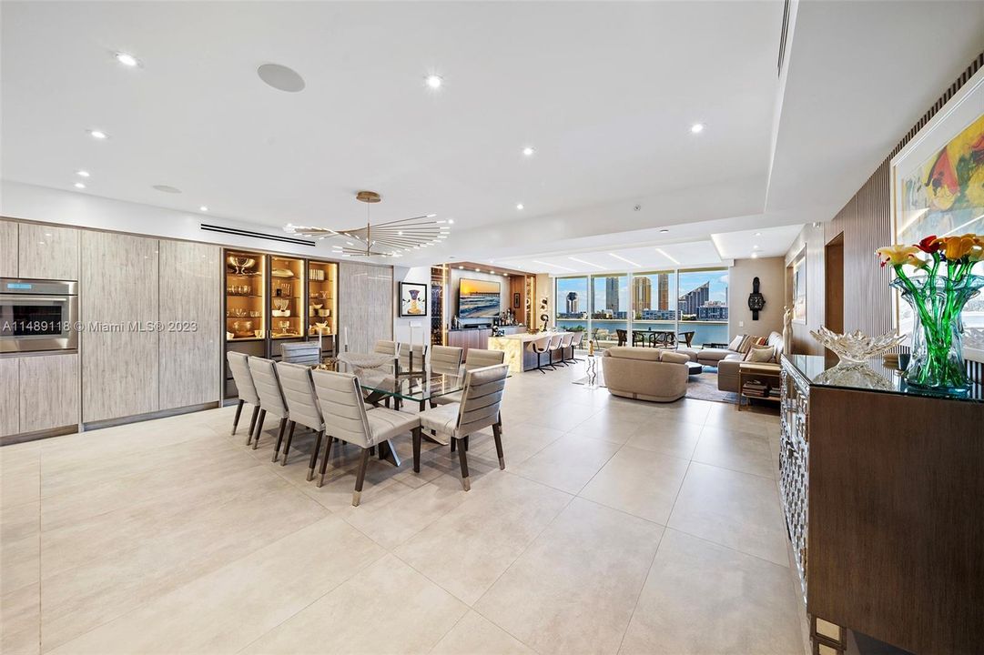 Active With Contract: $3,400,000 (3 beds, 3 baths, 2840 Square Feet)