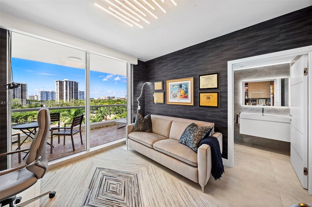 Active With Contract: $3,400,000 (3 beds, 3 baths, 2840 Square Feet)