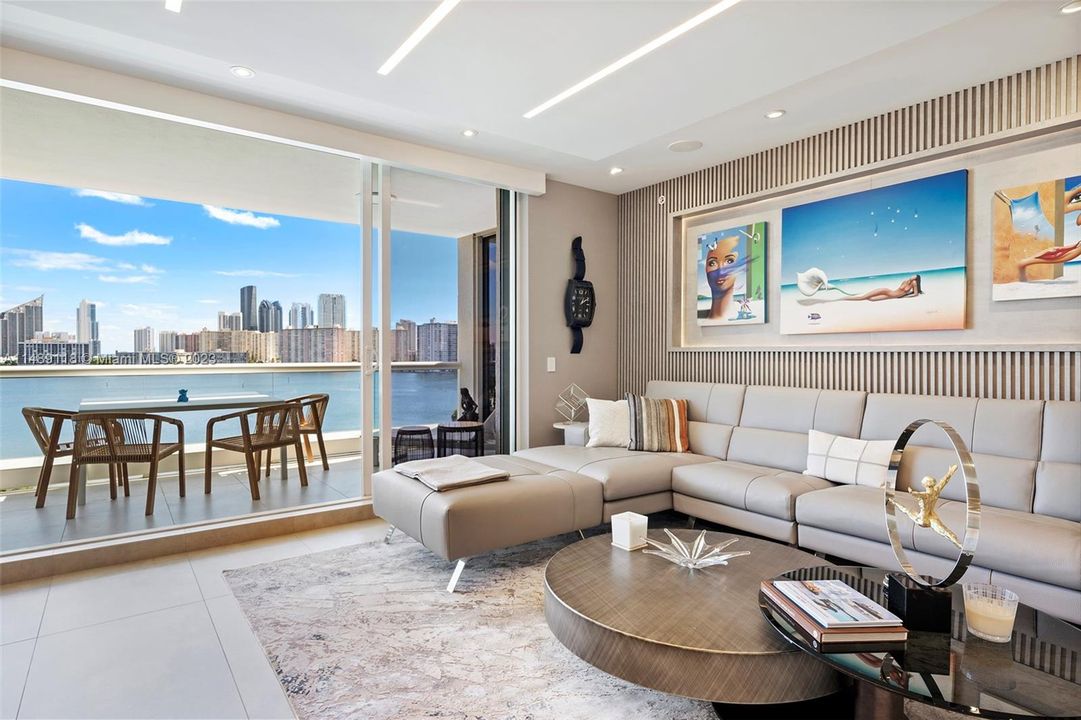 Active With Contract: $3,400,000 (3 beds, 3 baths, 2840 Square Feet)