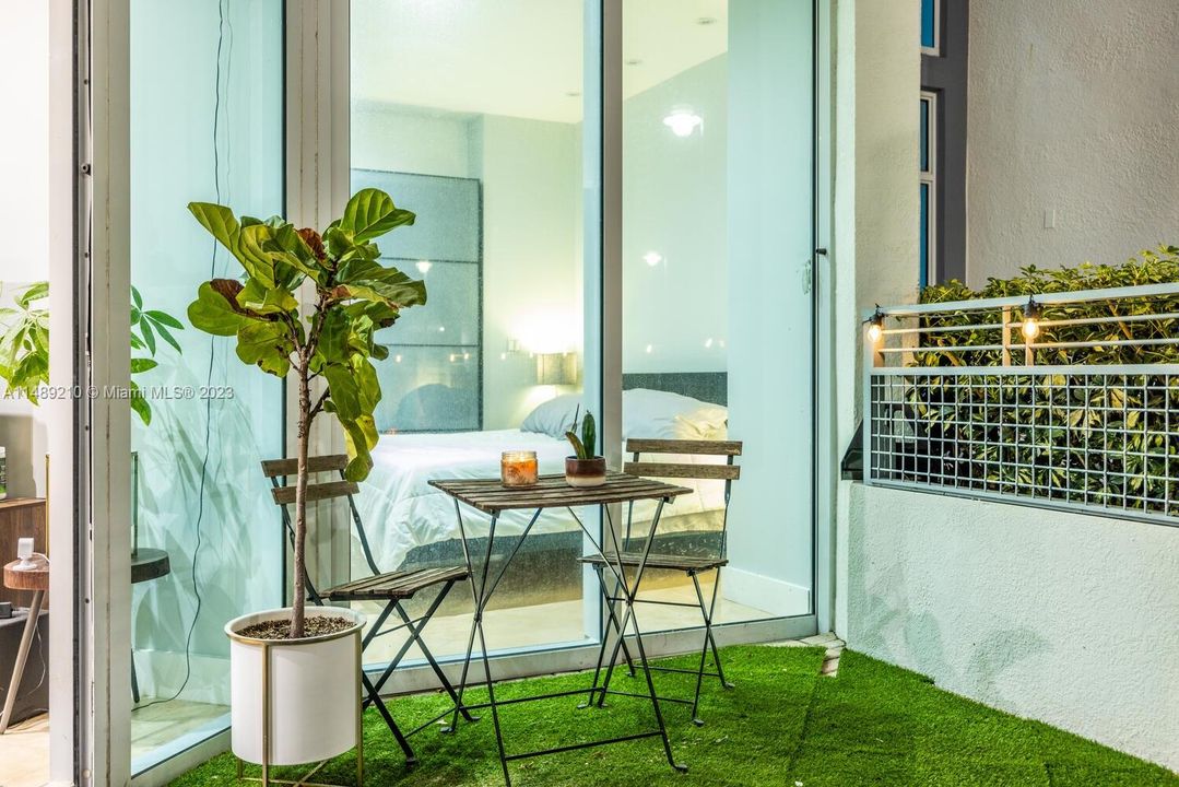 Recently Sold: $385,000 (1 beds, 1 baths, 659 Square Feet)