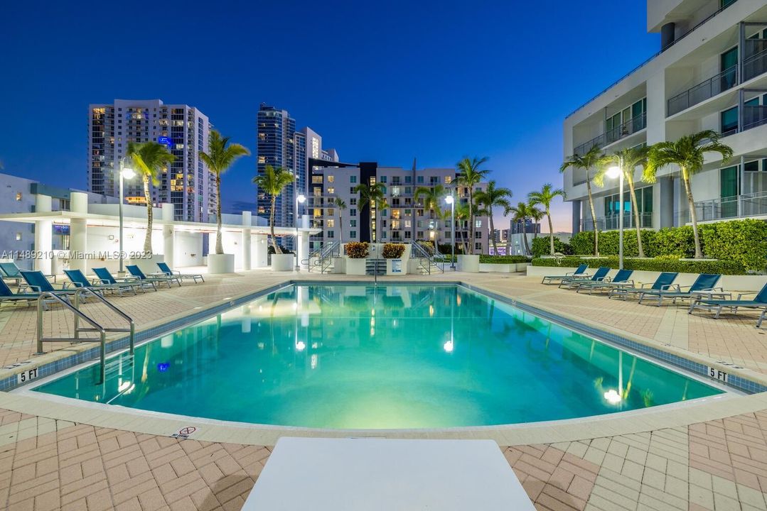 Recently Sold: $385,000 (1 beds, 1 baths, 659 Square Feet)