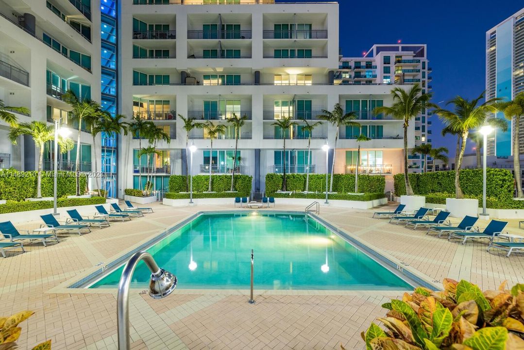 Recently Sold: $385,000 (1 beds, 1 baths, 659 Square Feet)