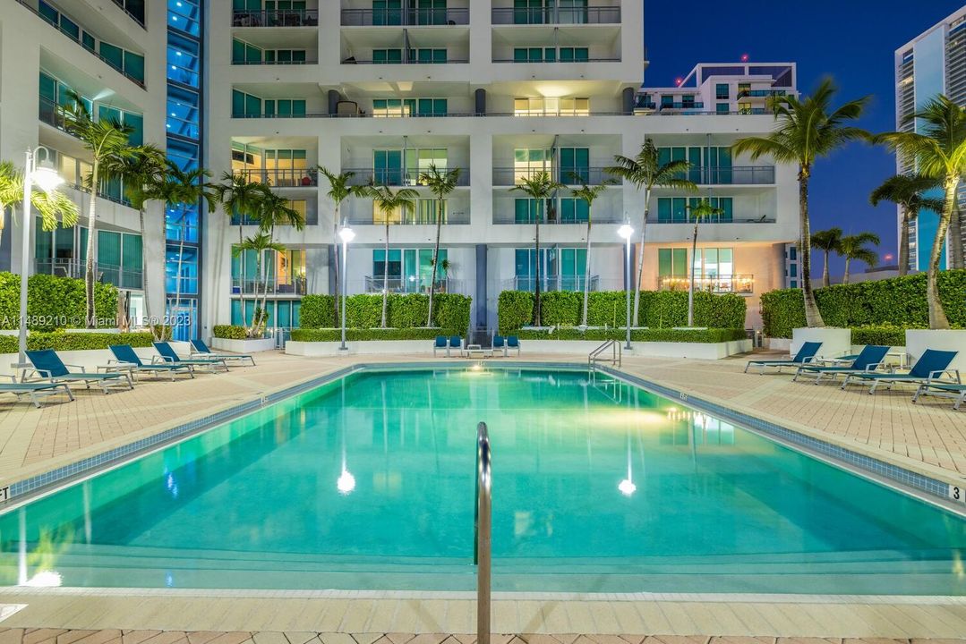 Recently Sold: $385,000 (1 beds, 1 baths, 659 Square Feet)