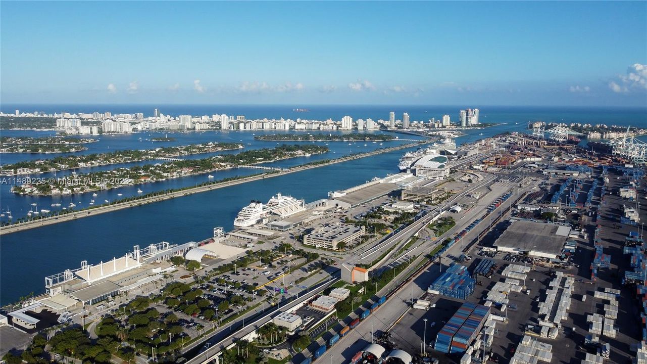 Недавно продано: $425,000 (0 спален, 1 ванн, 598 Квадратных фут)