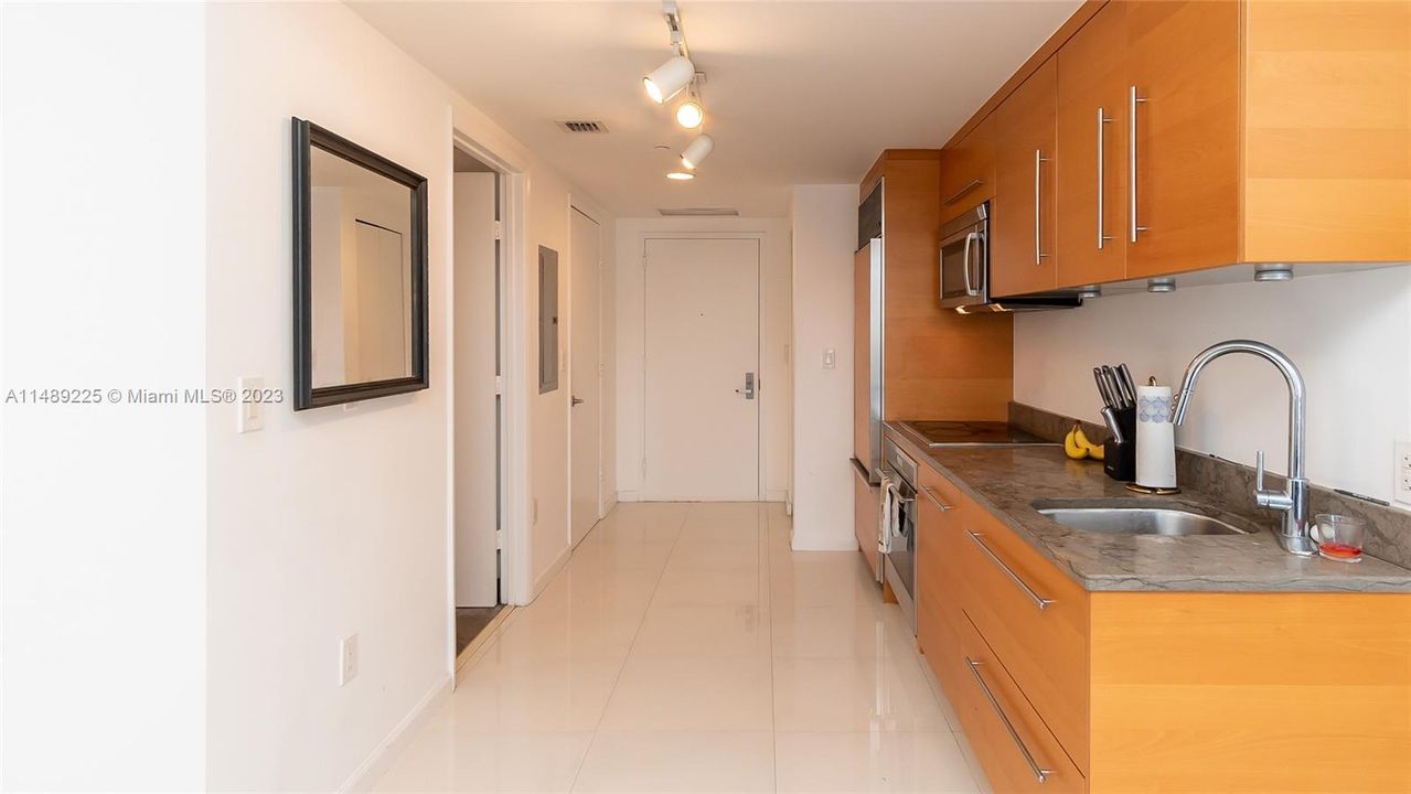 Недавно продано: $425,000 (0 спален, 1 ванн, 598 Квадратных фут)