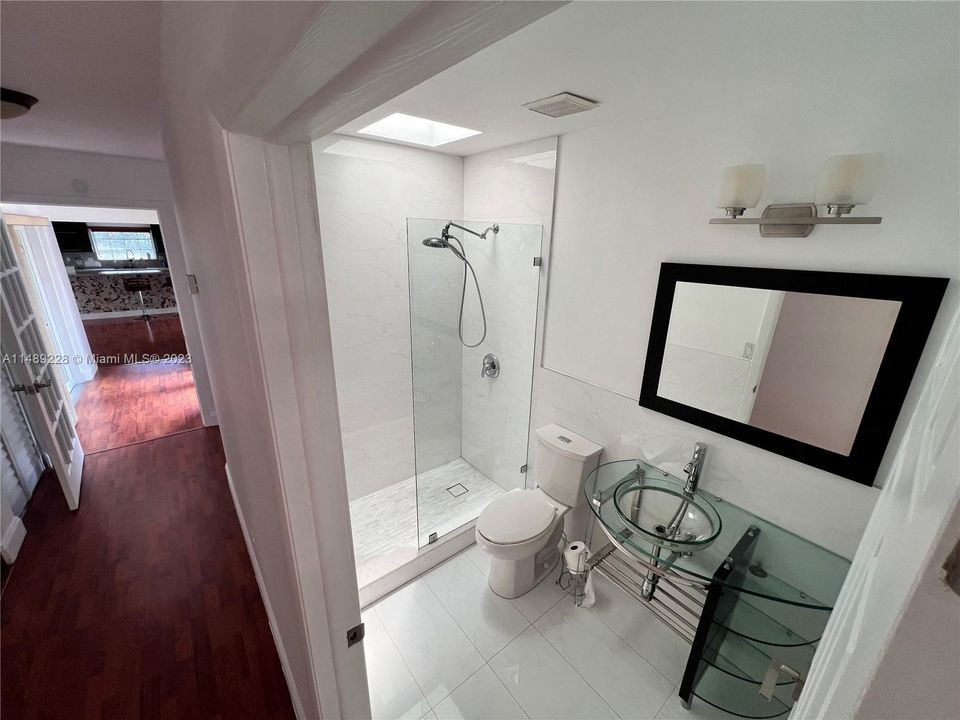最近租的: $5,500 (4 贝兹, 3 浴室, 2487 平方英尺)
