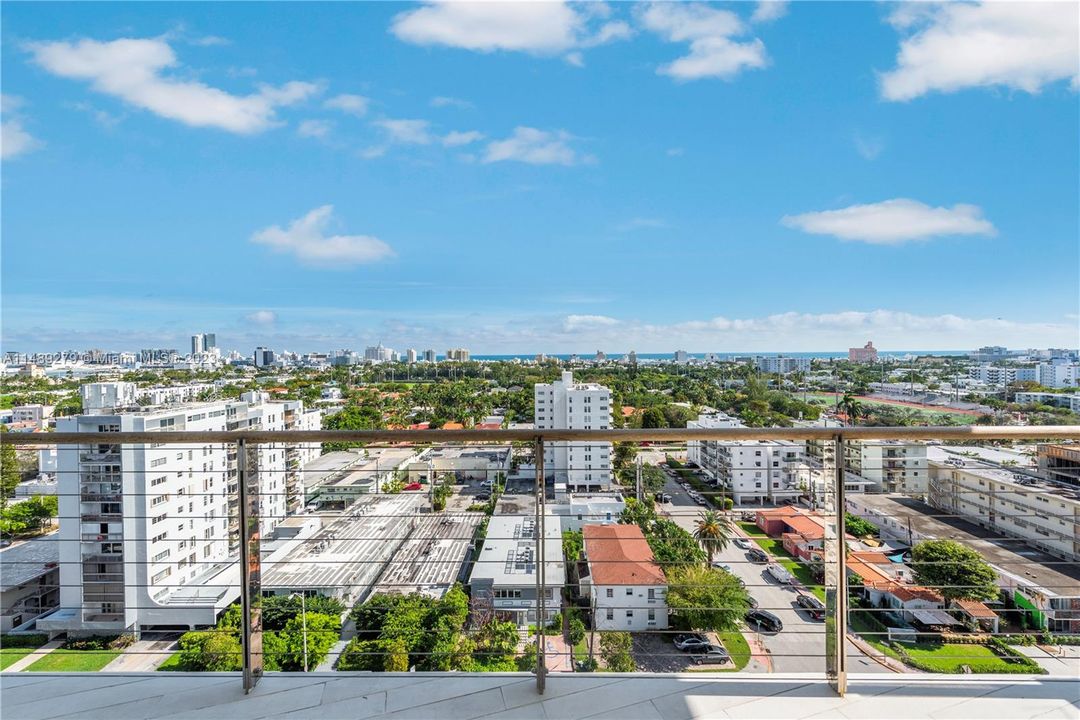 Недавно продано: $3,490,000 (2 спален, 2 ванн, 1910 Квадратных фут)