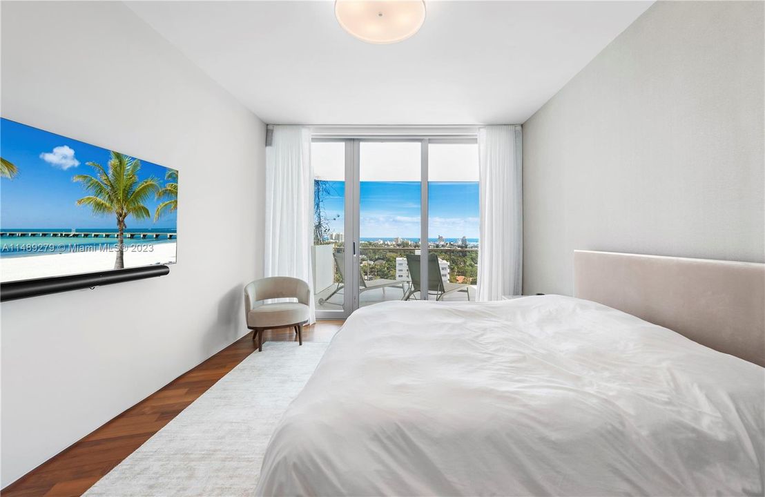 Недавно продано: $3,490,000 (2 спален, 2 ванн, 1910 Квадратных фут)