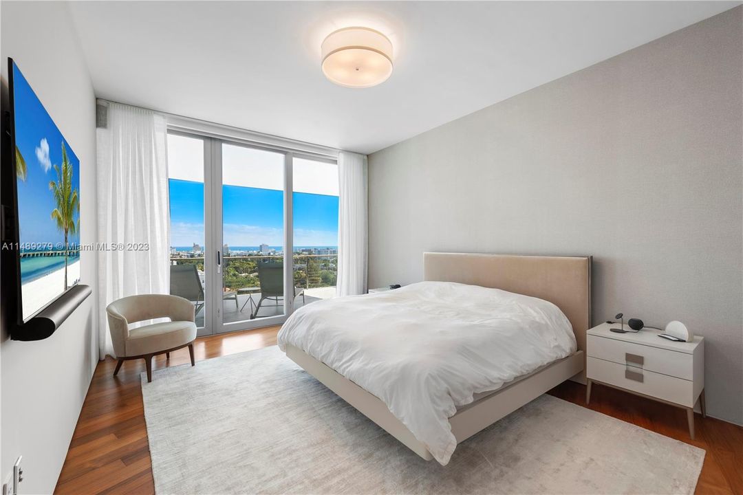 Недавно продано: $3,490,000 (2 спален, 2 ванн, 1910 Квадратных фут)