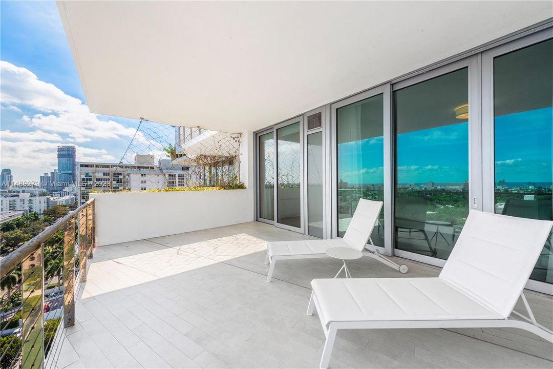 Недавно продано: $3,490,000 (2 спален, 2 ванн, 1910 Квадратных фут)