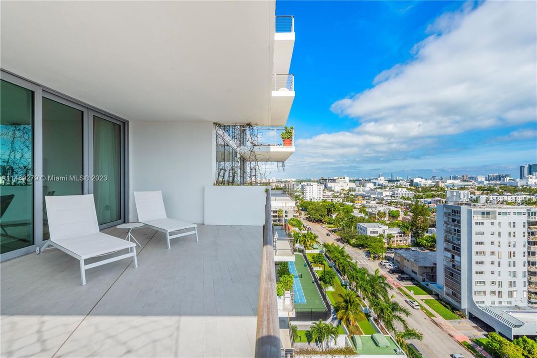 Недавно продано: $3,490,000 (2 спален, 2 ванн, 1910 Квадратных фут)