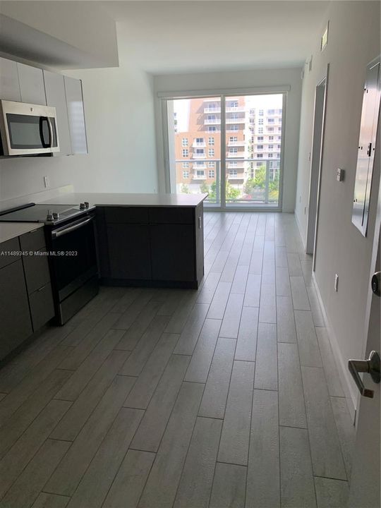 Recently Sold: $375,000 (1 beds, 1 baths, 560 Square Feet)