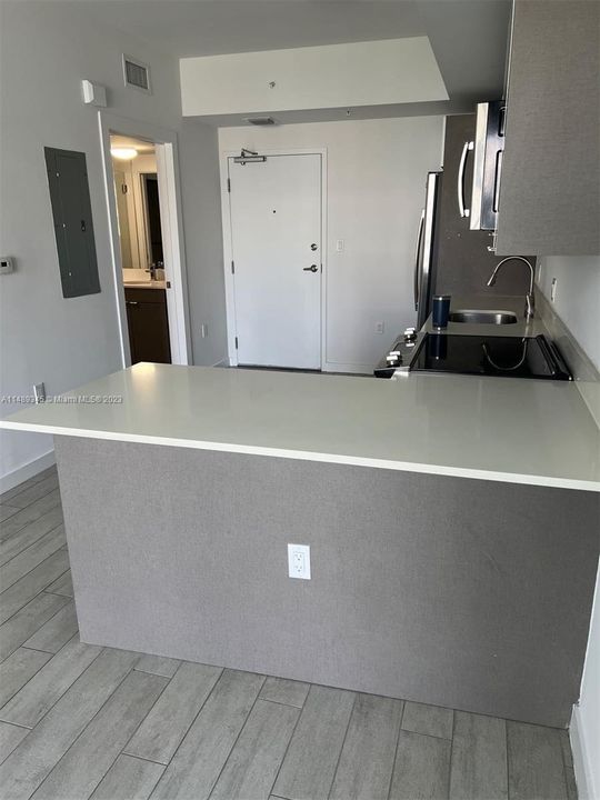 Recently Sold: $375,000 (1 beds, 1 baths, 560 Square Feet)