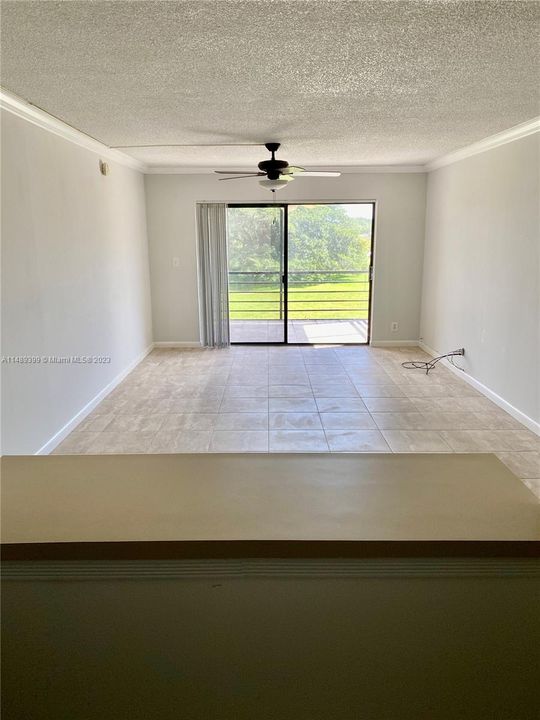 Recently Sold: $180,000 (1 beds, 1 baths, 688 Square Feet)