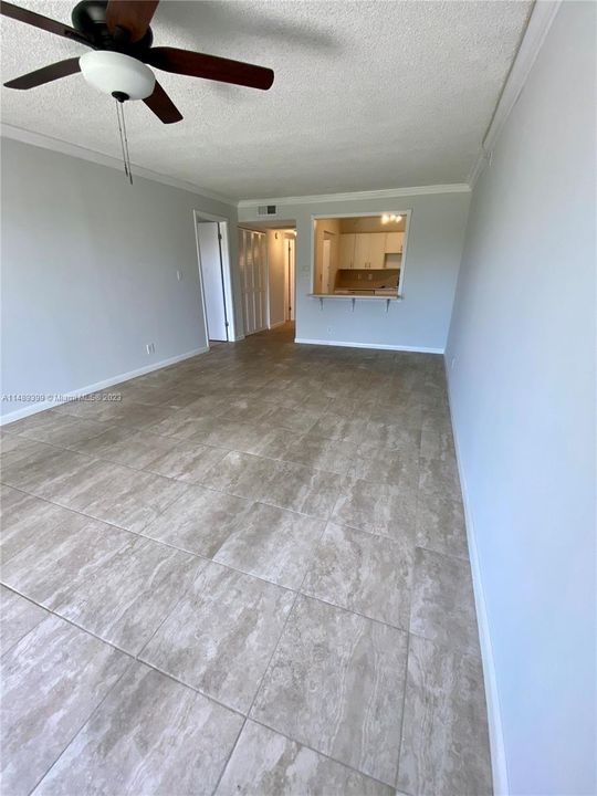 Recently Sold: $180,000 (1 beds, 1 baths, 688 Square Feet)