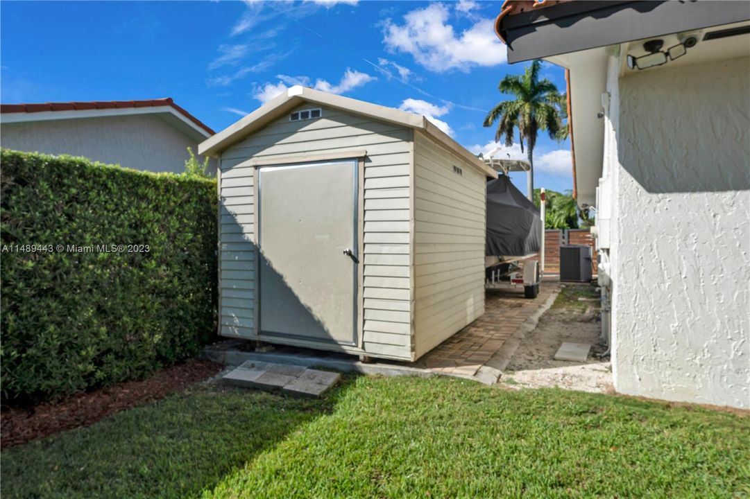 Недавно продано: $1,495,000 (4 спален, 2 ванн, 2340 Квадратных фут)