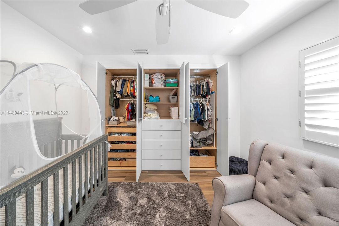 Недавно продано: $1,495,000 (4 спален, 2 ванн, 2340 Квадратных фут)