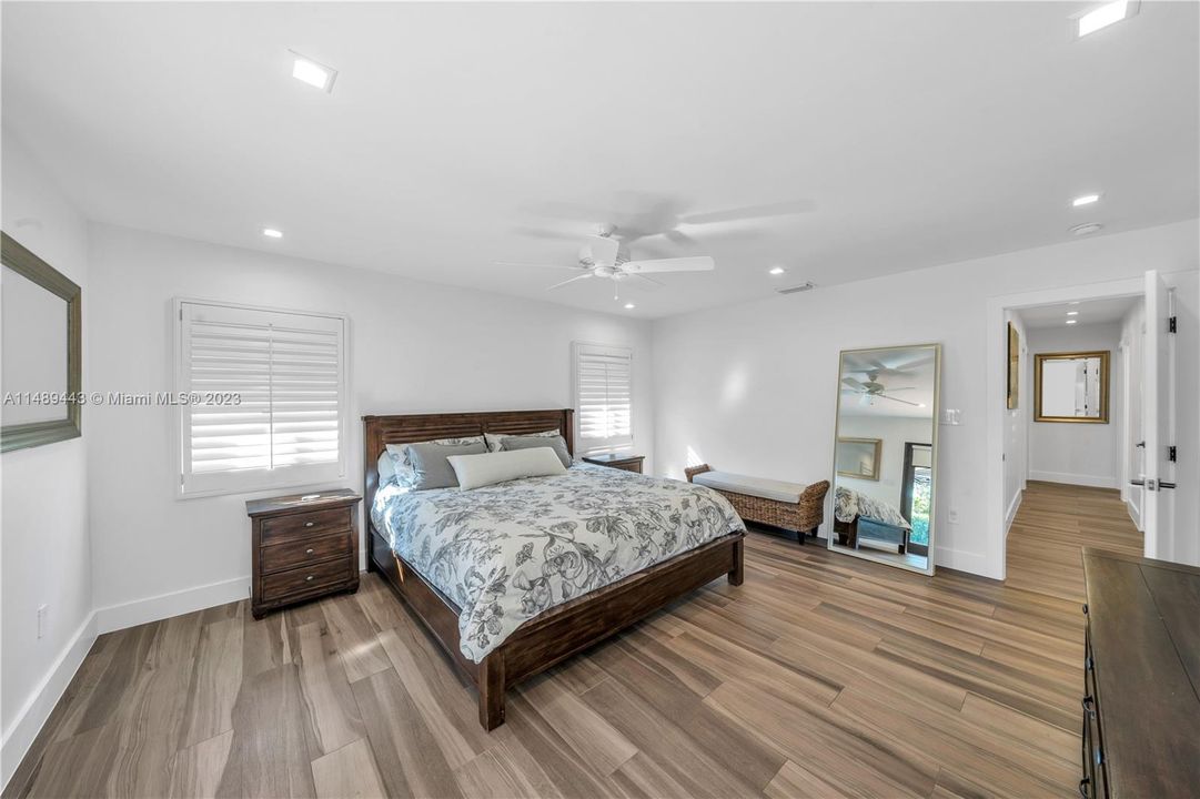 Недавно продано: $1,495,000 (4 спален, 2 ванн, 2340 Квадратных фут)