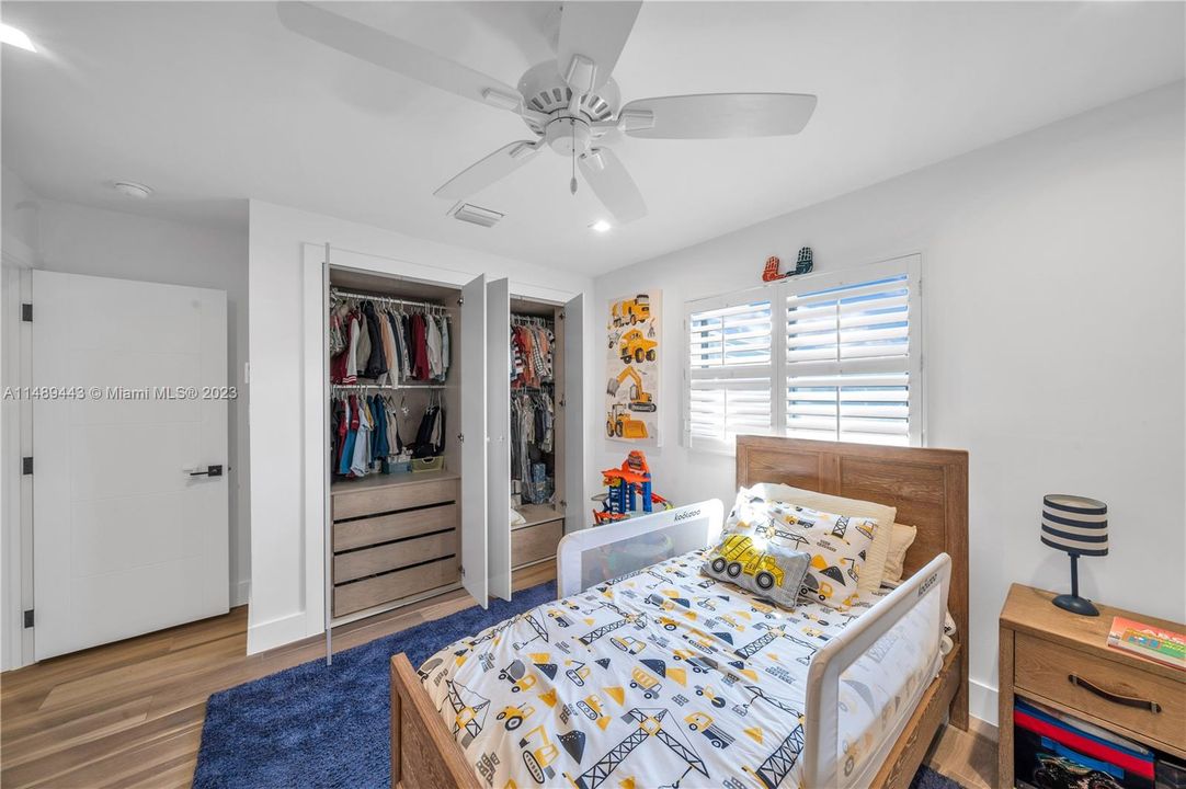 Недавно продано: $1,495,000 (4 спален, 2 ванн, 2340 Квадратных фут)