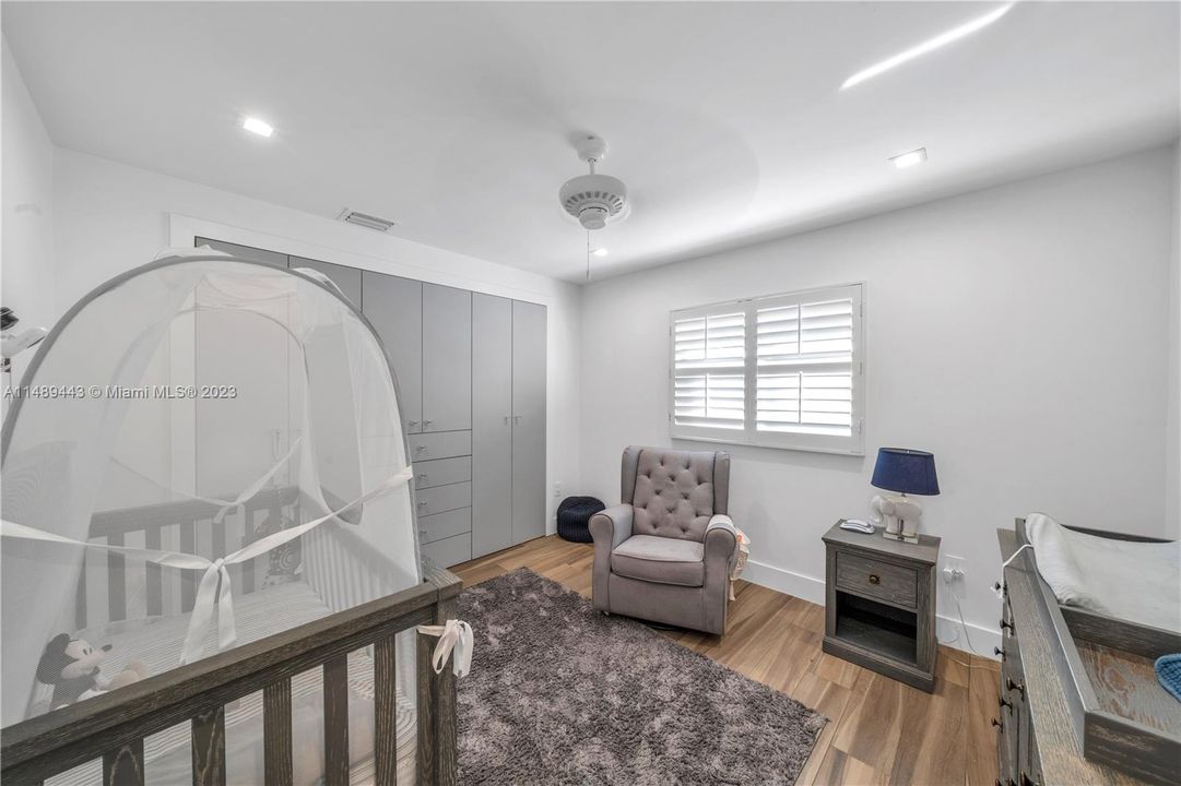 Недавно продано: $1,495,000 (4 спален, 2 ванн, 2340 Квадратных фут)